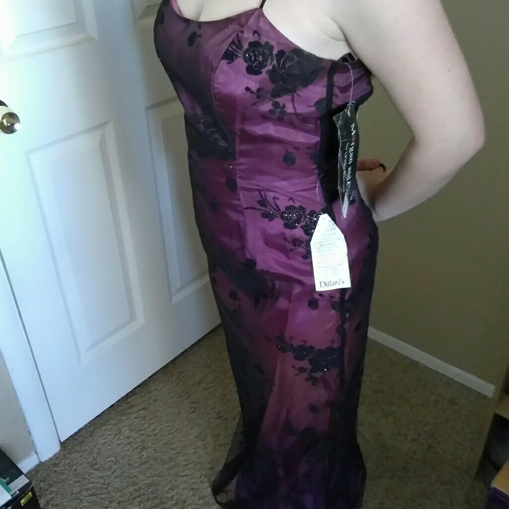 Spaghetti strap dress w/ tags on